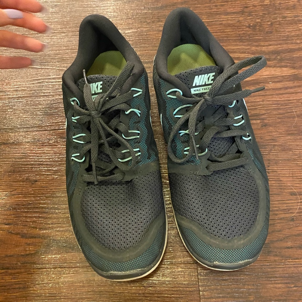 Nike tennis shoes
